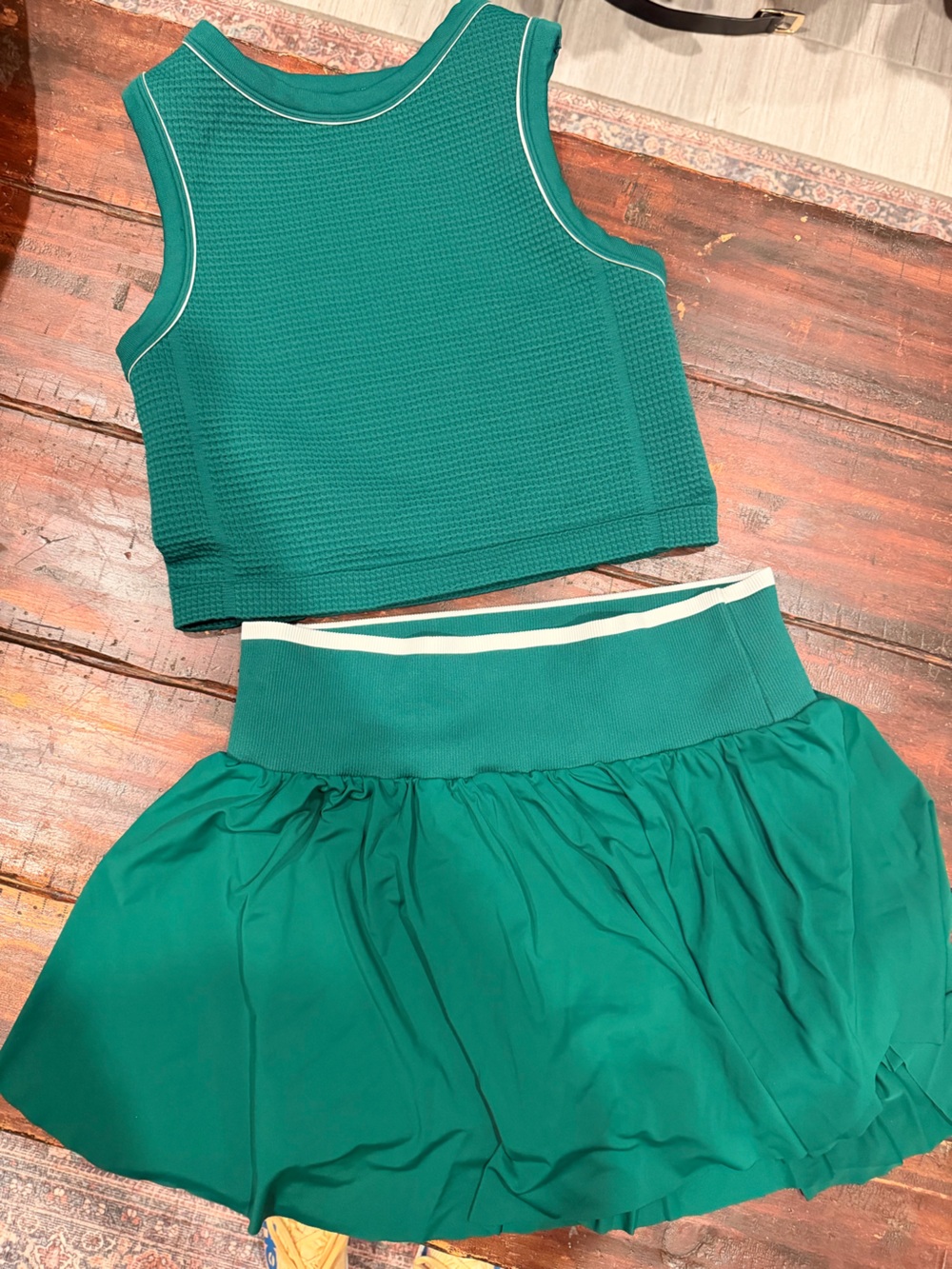 JoyLab Green Two-Piece Athletic Crop Top and Skirt Set